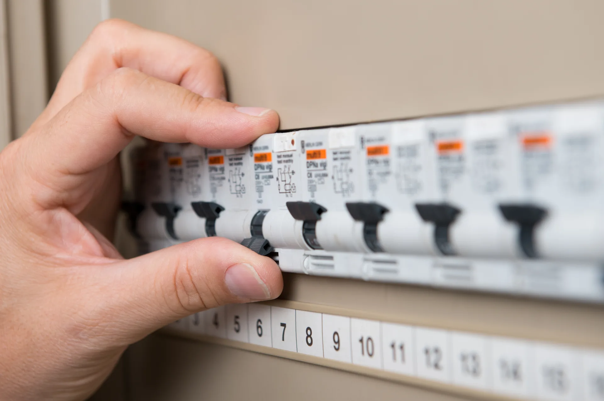 Electrician Toukley, licensed electricians serving Toukley